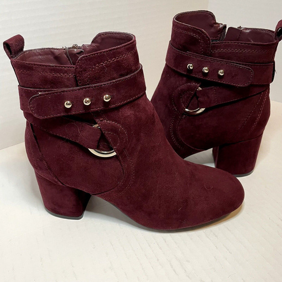 KELLY AND KATIE ANKLE BOOTS BURGUNDY SUEDE NAILHEAD ACCENTS 2.5" HEEL SIZE 6 - Picture 2 of 12